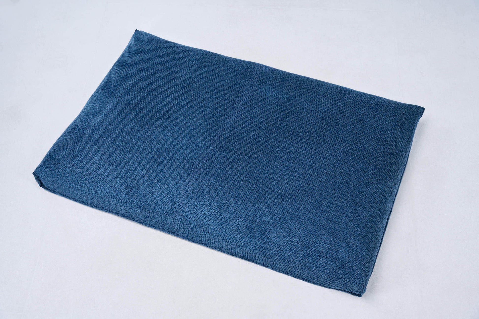 AirNest dog bed size M, blue rectangular cushion